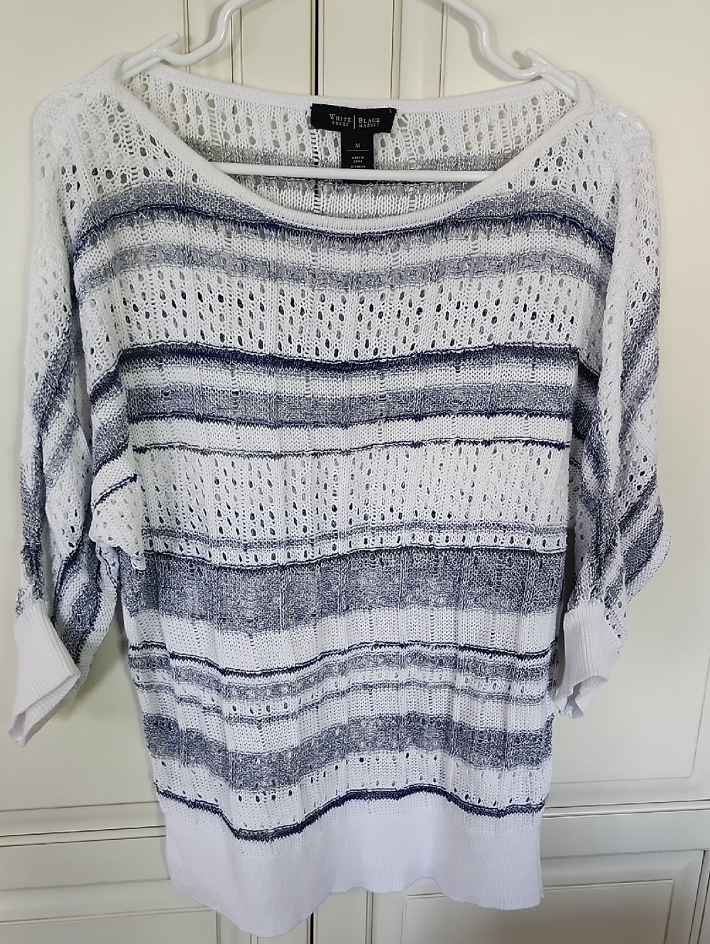 White House Black Market White and Navy Open-Knit Scoop Sweater